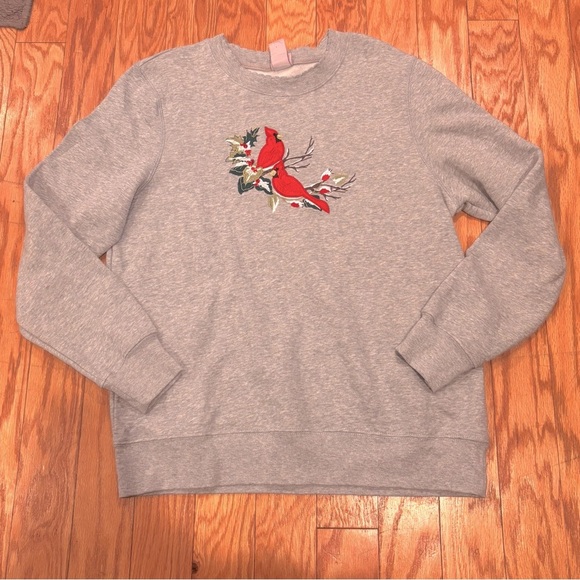 Women's Sweatshirt Gray Cardinal Bird Embroidered Winter Christmas Size Medium - Picture 1 of 6